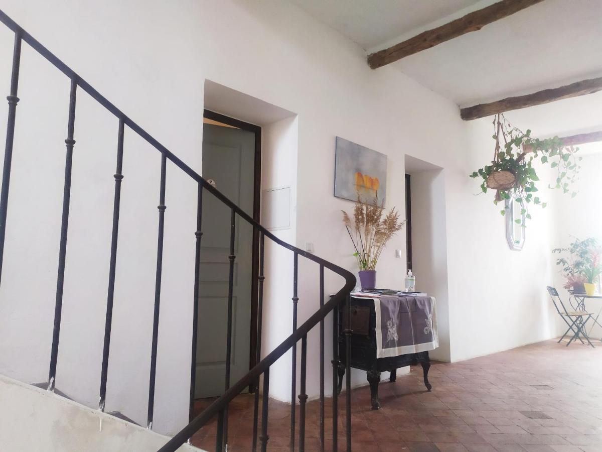 Chambre D'Hotes Face Au Lavoir Méthamis Εξωτερικό φωτογραφία