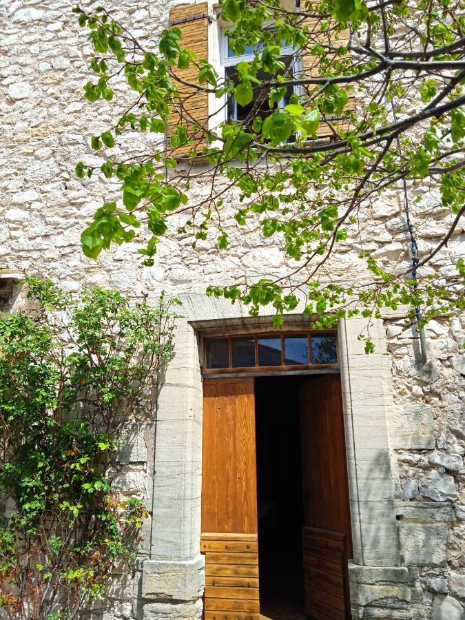 Chambre D'Hotes Face Au Lavoir Méthamis Εξωτερικό φωτογραφία