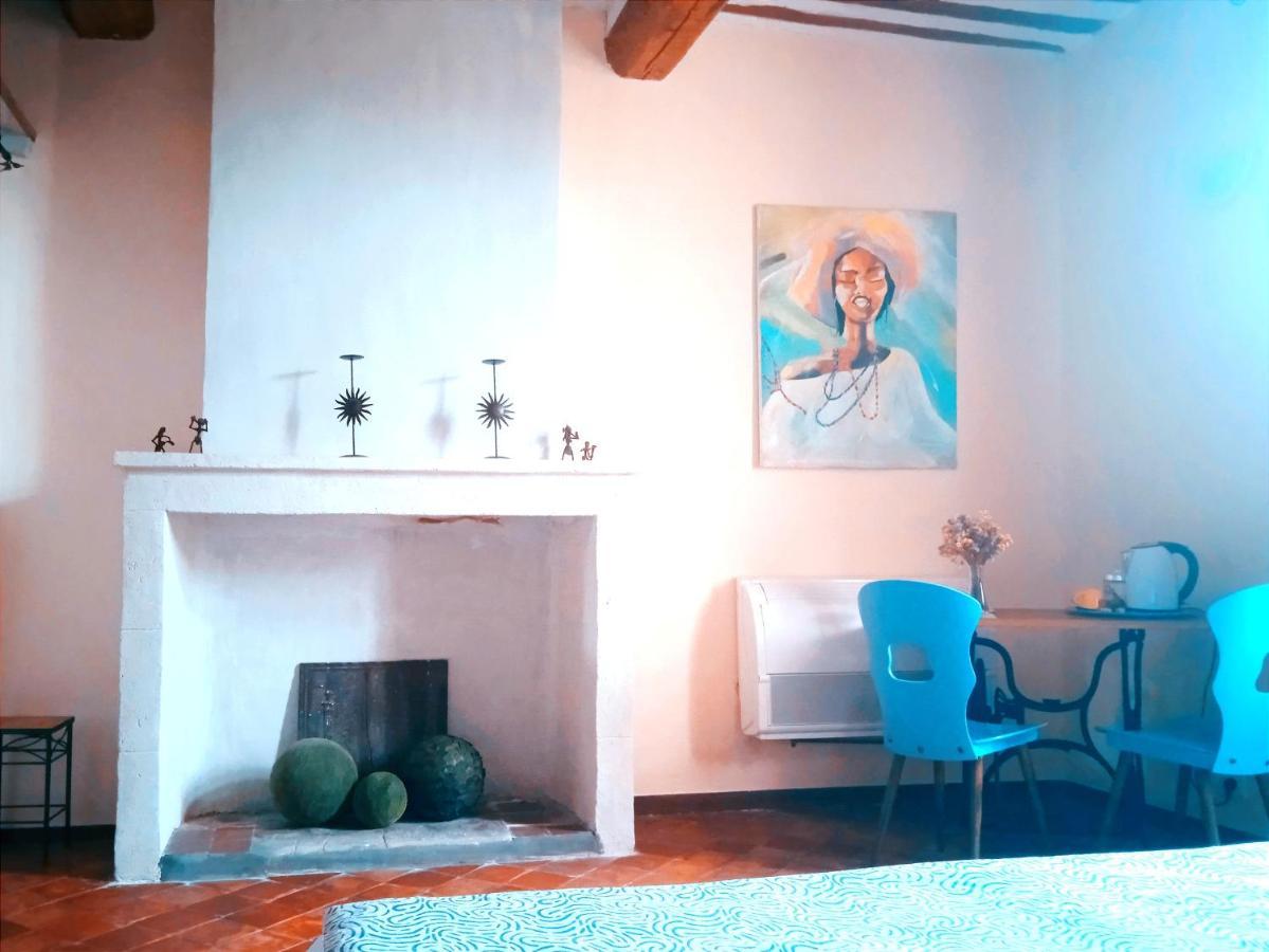 Chambre D'Hotes Face Au Lavoir Méthamis Εξωτερικό φωτογραφία